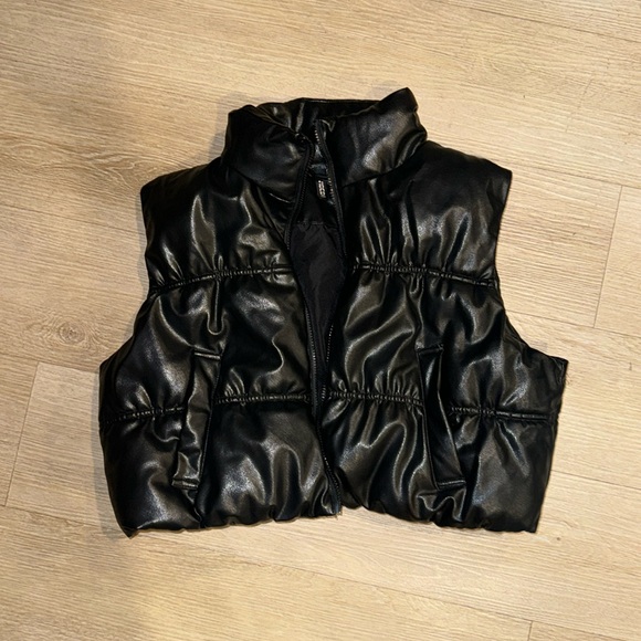 H&M vest fake leather jacket - Picture 1 of 3